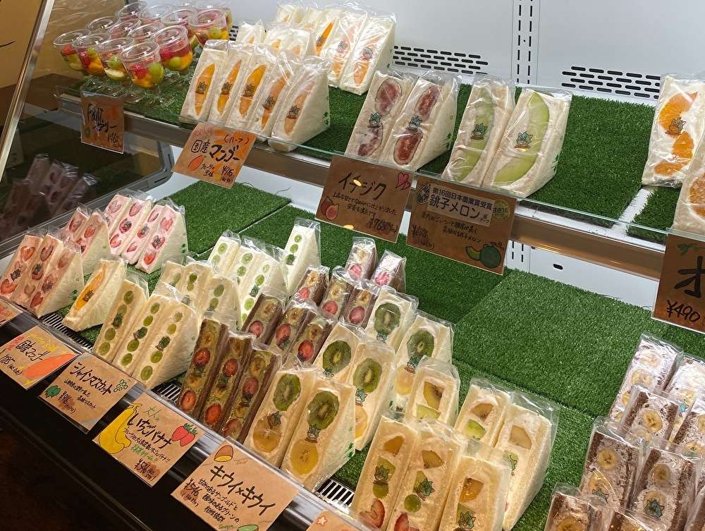 とってもジューシーなフルーツサンド専門店