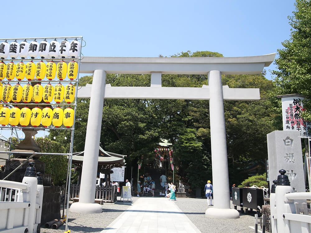 白旗神社で新年の無事と平安を祈願